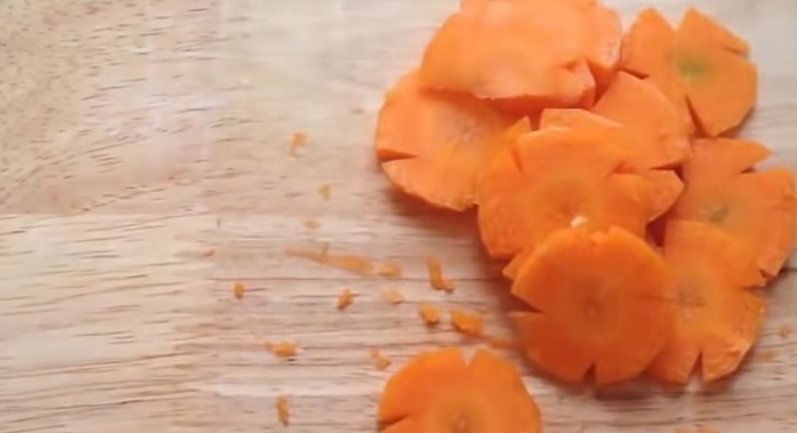 cắt cà rốt