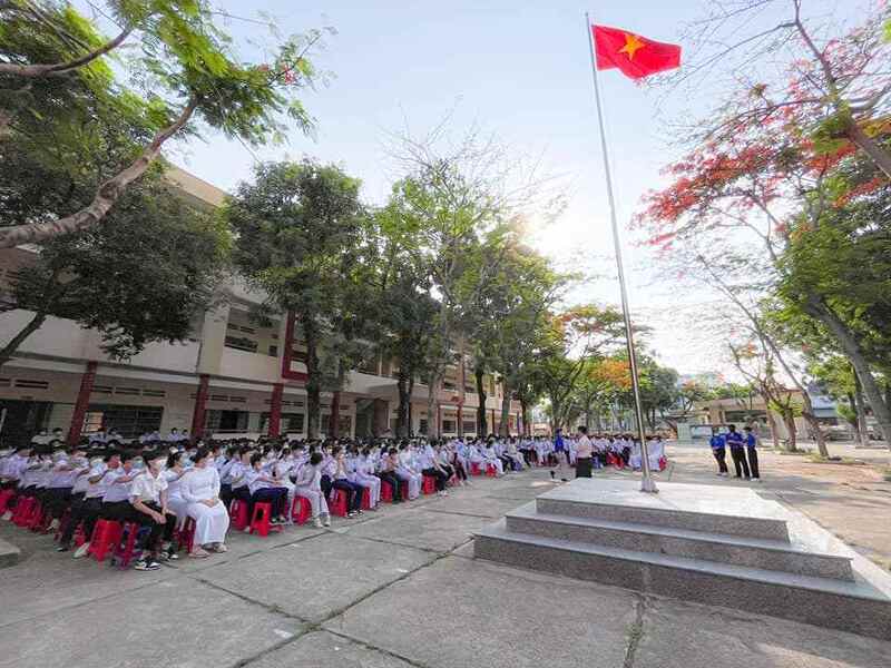Đánh Giá Trường THPT Nguyễn Trãi - Tp. Bình Dương Có Tốt Không?