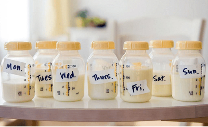 Một số lưu ý khi bảo quản sữa mẹ bằng tủ lạnh, tủ đông